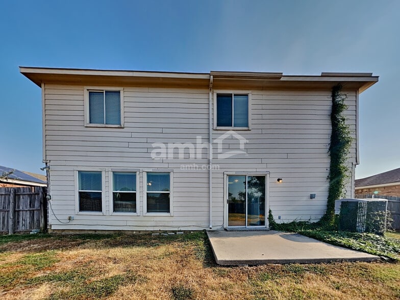 Building Photo - 1227 Wenatchee Dr
