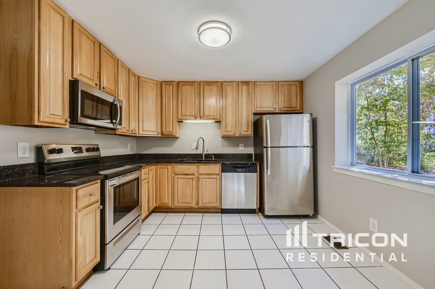 Building Photo - 337 Wye Mill Ct