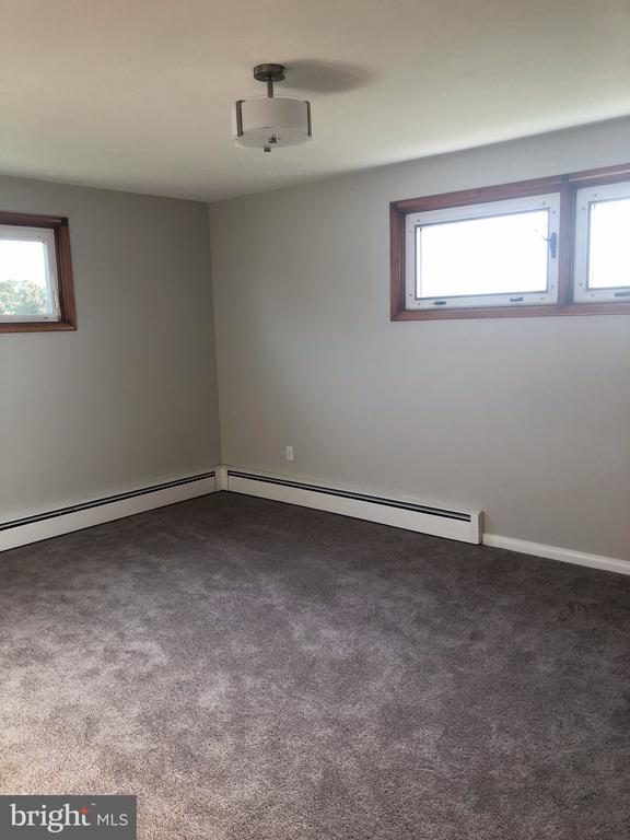 Building Photo - 273 Dogwood Dr