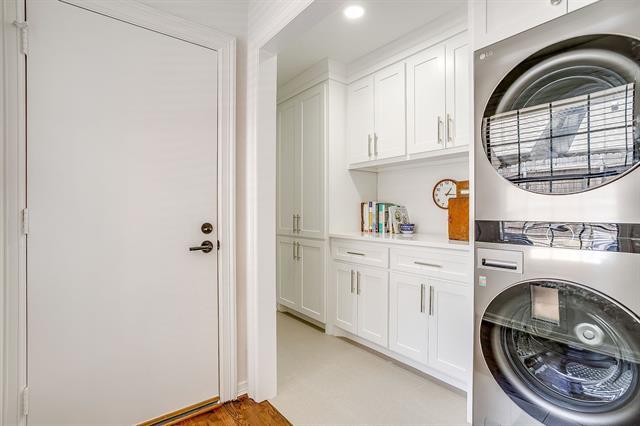 Building Photo - 1301 Belle Pl