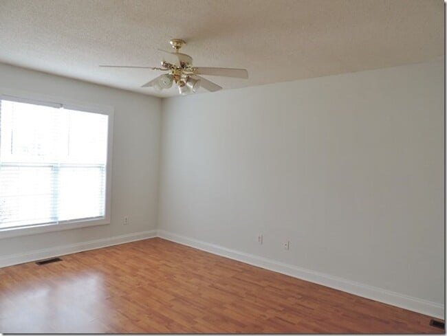 Building Photo - 2525 Stedman Dr NW