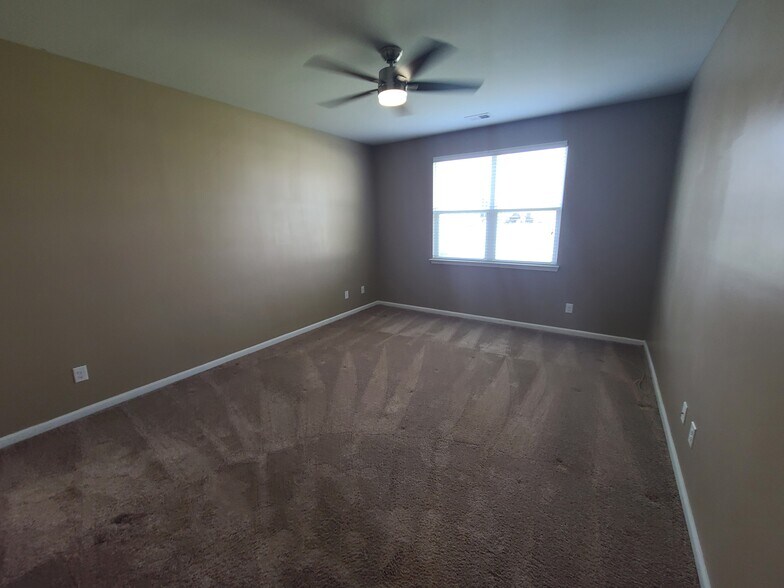 Building Photo - 1013 Manassas Dr
