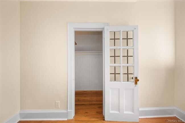 Building Photo - 207 Chateau Rive