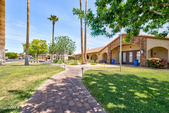 Building Photo - 5321 N 79th Way