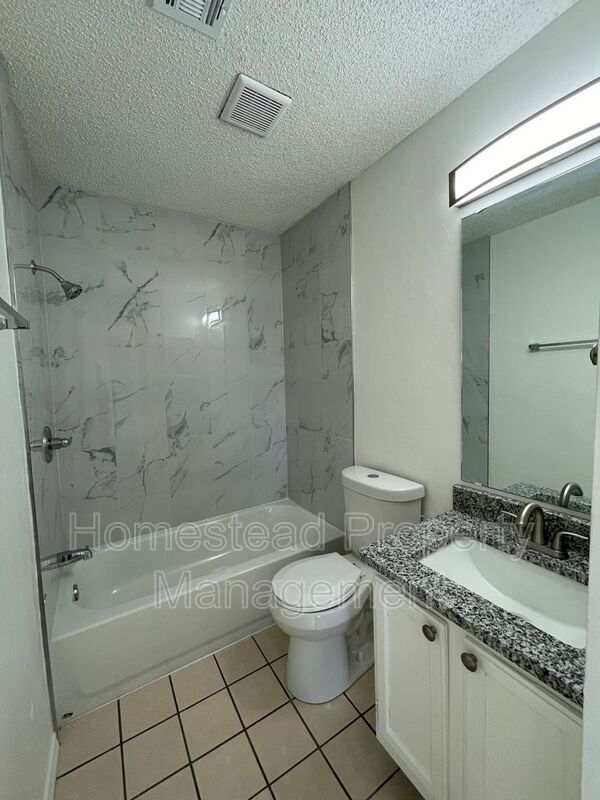 Building Photo - 10020 S Clegern St