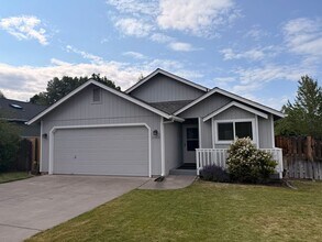 Building Photo - Charming Single-Level Home in Bend’s Mountain View Area