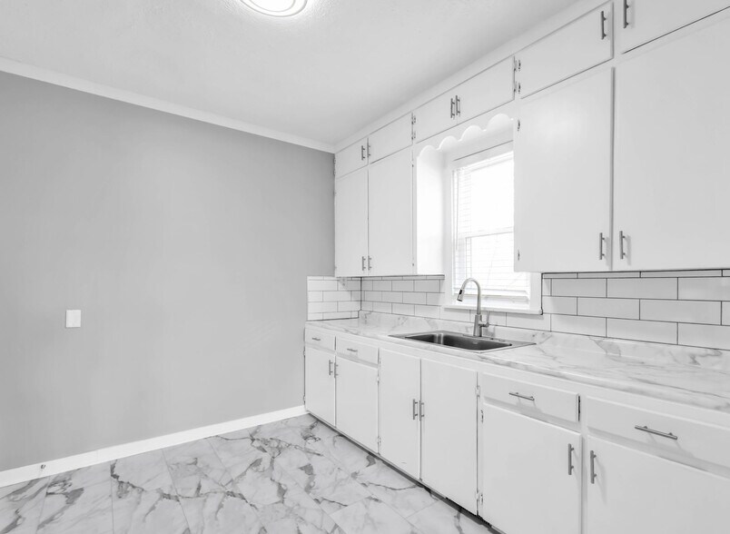 Building Photo - 3860 Dodge St