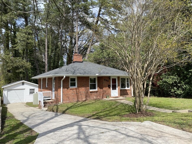 Building Photo - 648 Linfield Dr