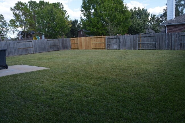 Building Photo - 2423 Waterwood Dr