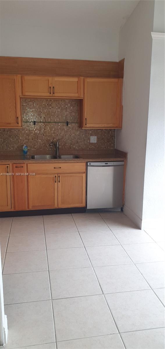 Building Photo - 6702 SW 152nd Pl