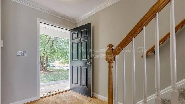 Building Photo - 1224 Green Oaks Ln