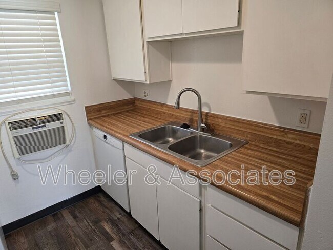 Building Photo - 5630 E 5630 S