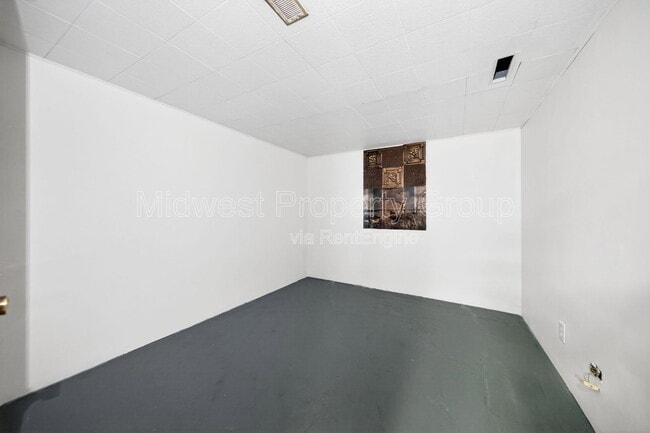 Building Photo - 1810 Swallow Ln