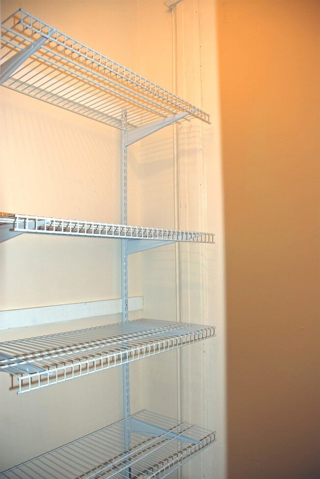 Building Photo - 273 Webster Ave