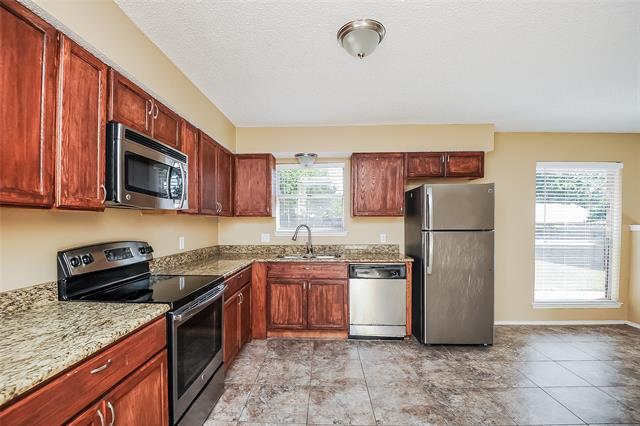 Building Photo - 4210 Maple Springs Dr