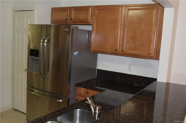 Building Photo - 16695 Carriage Way