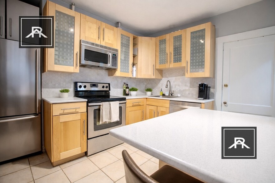 Building Photo - 1468 Commonwealth Ave