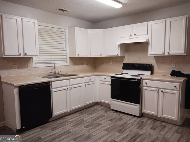 Building Photo - 6857 Mahonia Pl