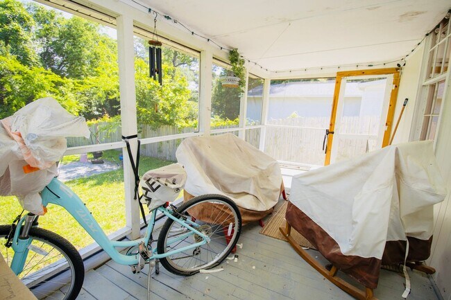 Building Photo - Adorable 3BR Rosewood Rental with Dreamy Porch & Fenced Yard!