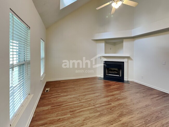 Building Photo - 212 Parrish Pl