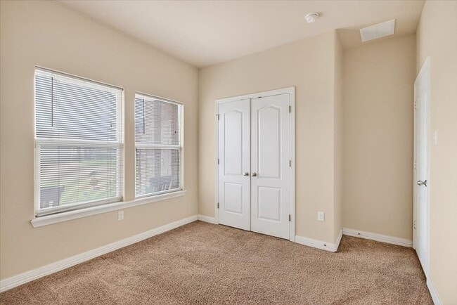 Building Photo - 6901 Anastasia Dr