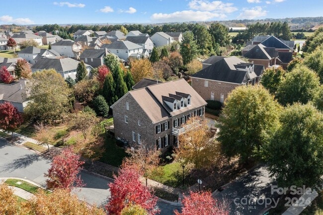Building Photo - 9440 Wallace Pond Dr