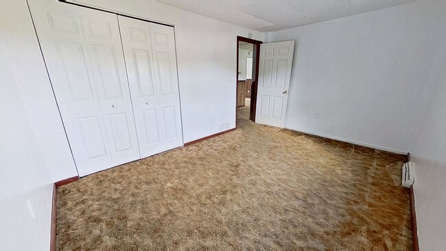 Building Photo - Apartment