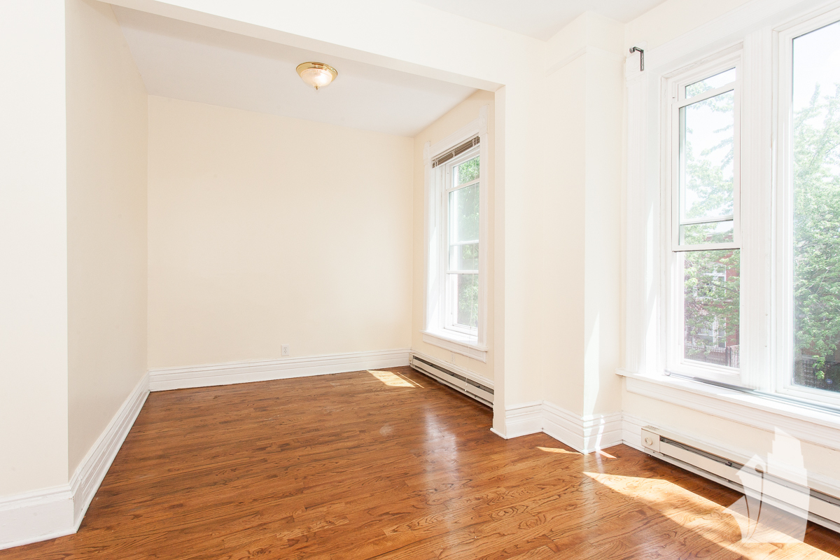 Building Photo - 1310 N Artesian Ave