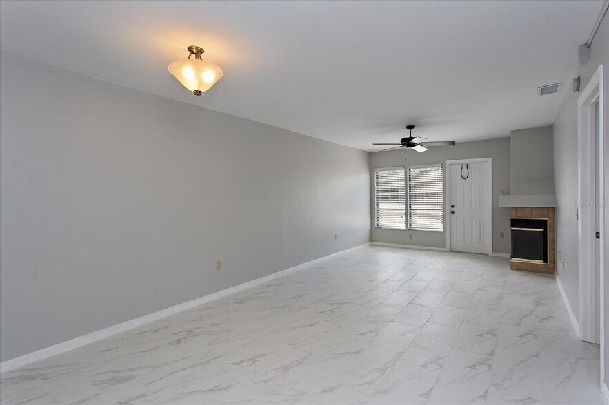 Building Photo - 2232 Stonington Ave
