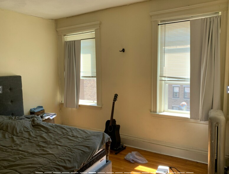 Building Photo - 102 Queensberry St