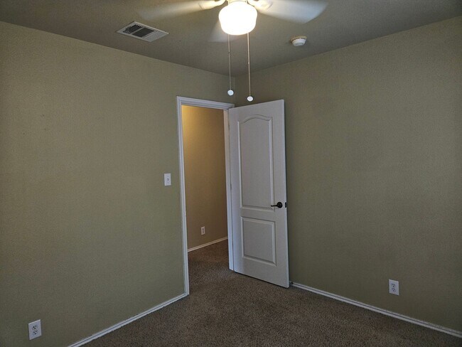 Building Photo - Garden Home in Gated Community