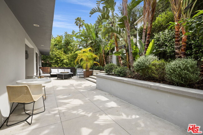 Building Photo - 2035 De Mille Dr