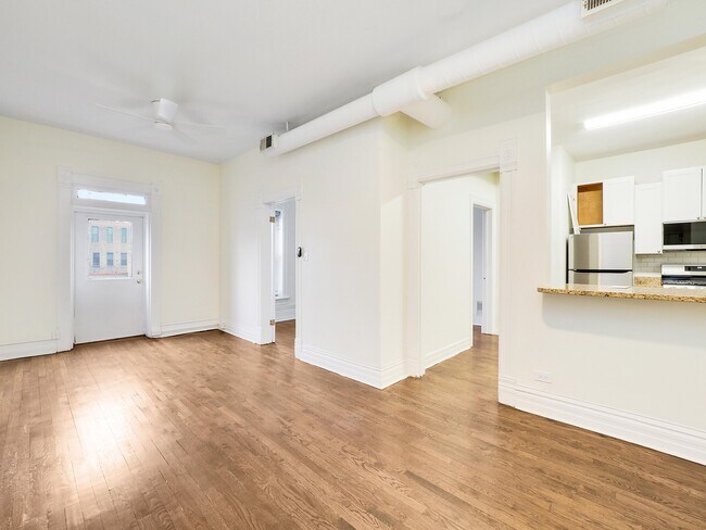 Building Photo - 1359 N Wells St