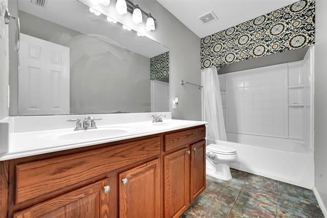 Building Photo - 324 S Mesa Verde Way