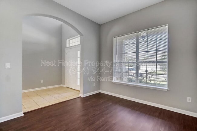 Building Photo - 409 S Hidden Tree Dr