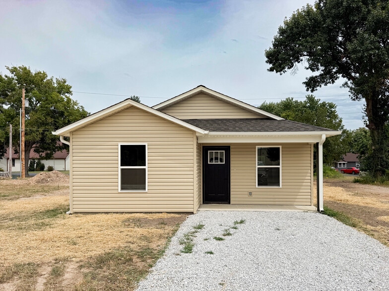 Building Photo - 306 Stone Cottage Dr