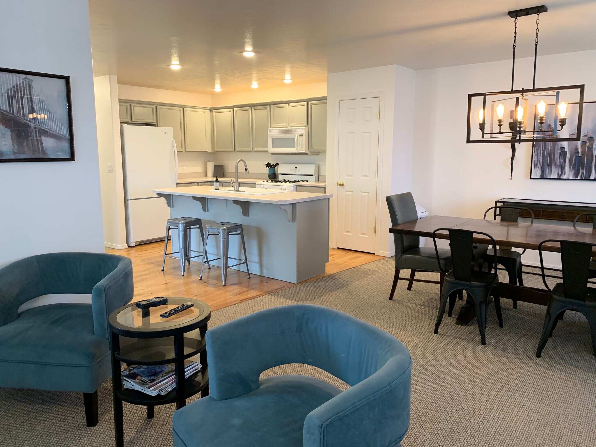 Building Photo - 209 Long Island Ave