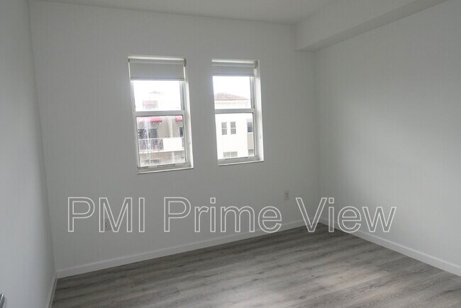 Building Photo - 11040 SW 196th St