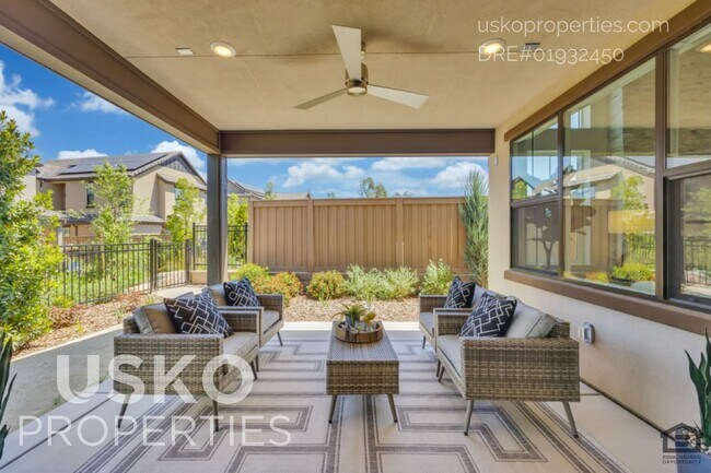 Building Photo - 7095 Soleil Wy