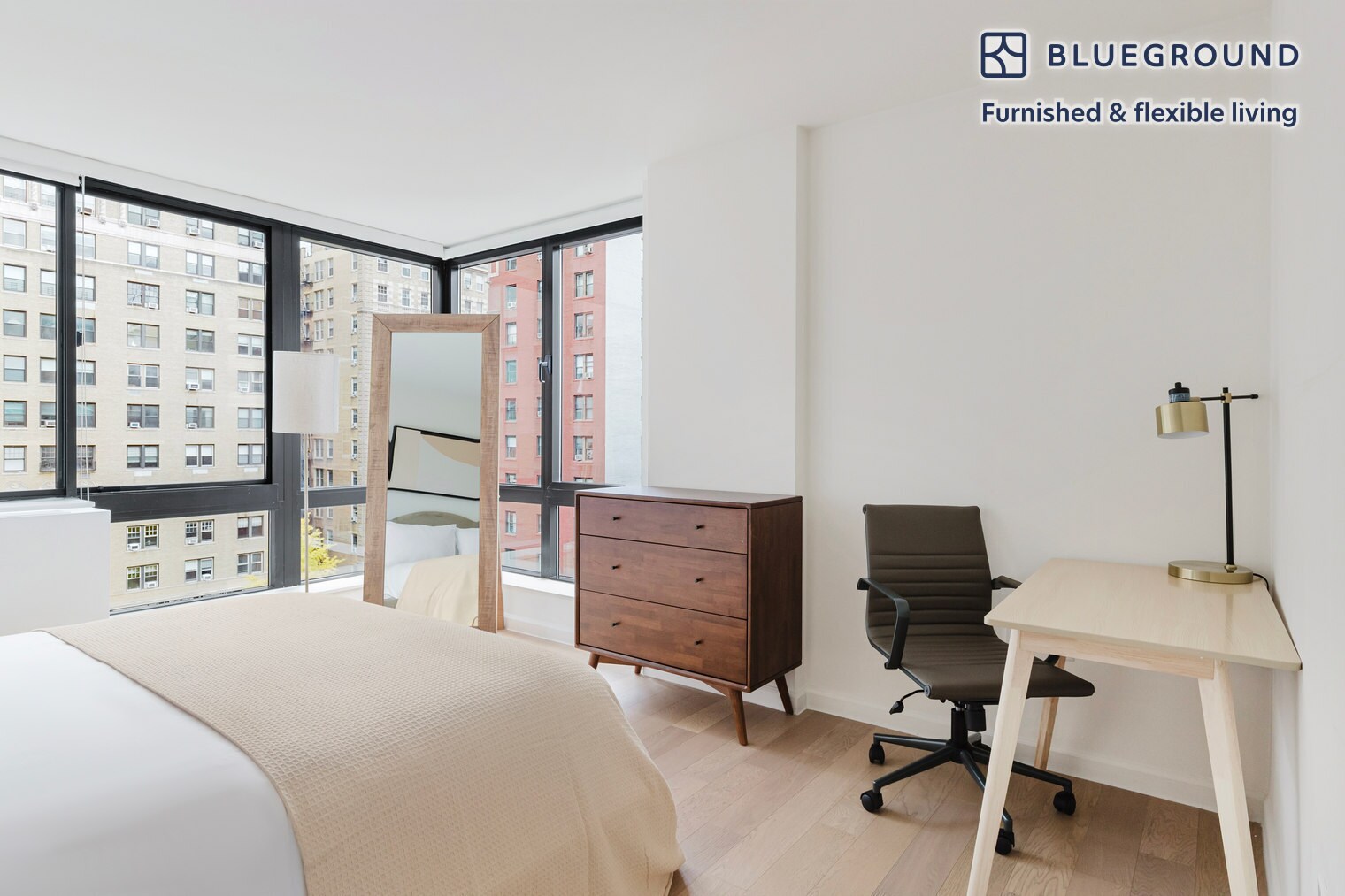 Building Photo - 255 W 94th St