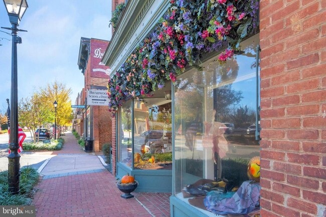 Building Photo - 11244 Blue Ridge Ct