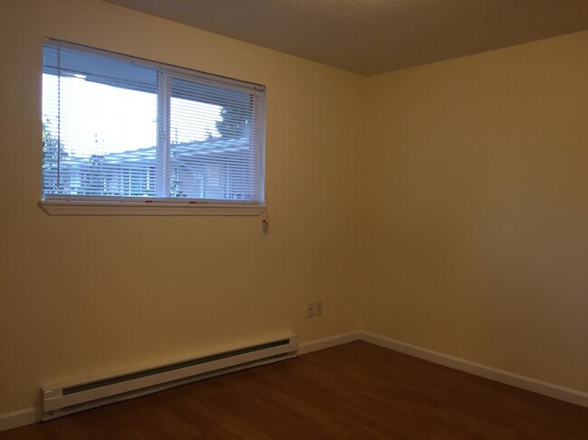 Building Photo - 2217 F St SE