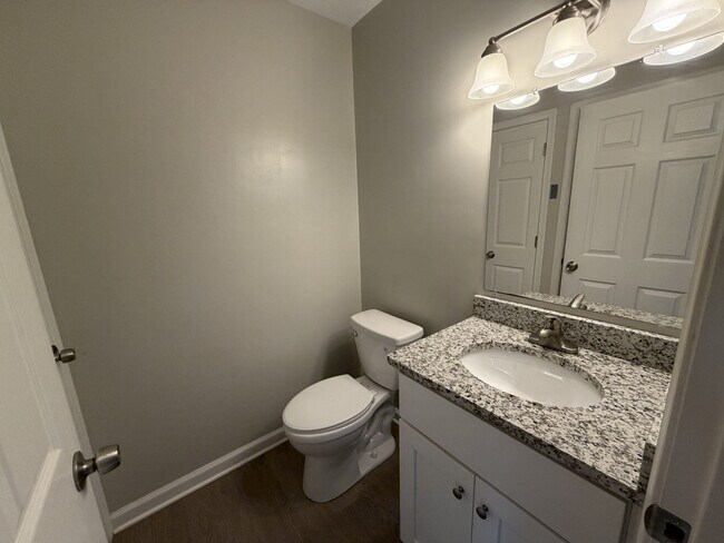 Building Photo - 1455 Longdale Dr