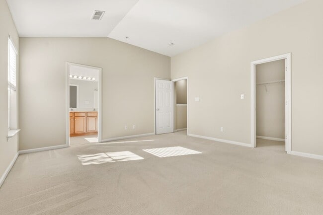 Building Photo - Bright and Spacious 3-Bed Home Near Homest...