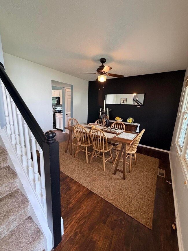 Building Photo - 5205 Wabash River St