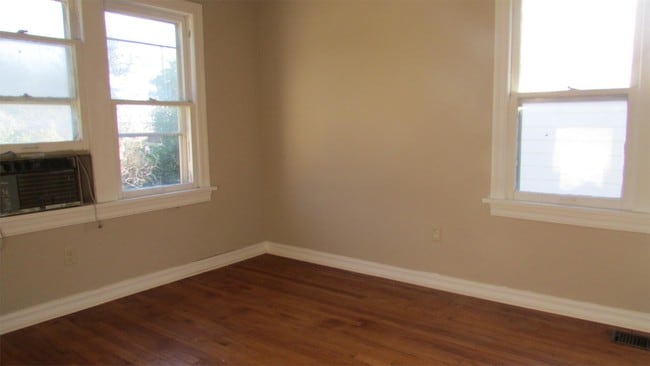 Building Photo - 216 W Ercoupe Dr