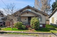 Building Photo - Tri-Level Home with Fenced Yard in West Bremerton