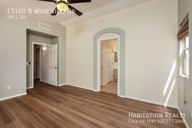 Building Photo - 13360 N Wide View Dr