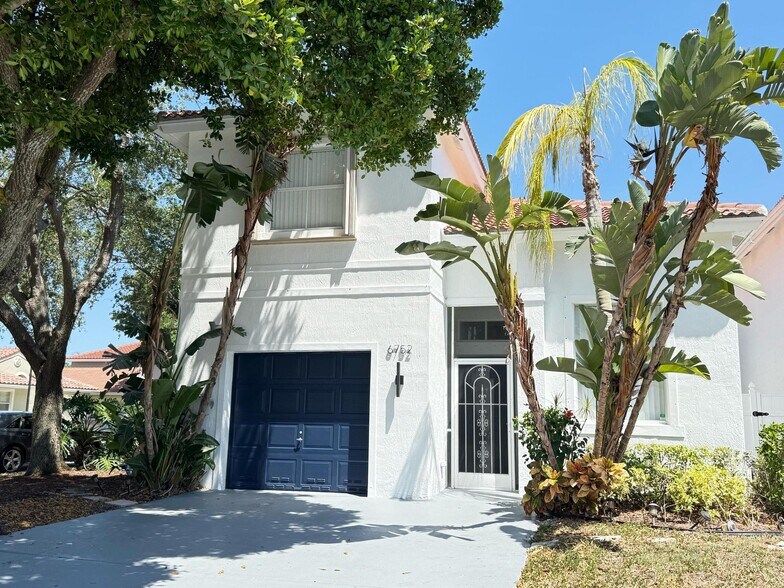 Primary Photo - 6752 Green Island Cir