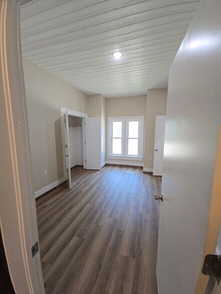 2nd Bedroom Central - 320 Chautauqua Ave